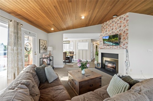 511 Panorama Pl, Parksville, BC 