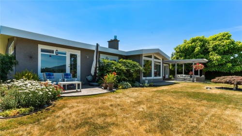 1717 Westlock Rd, Duncan, BC 
