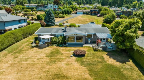1717 Westlock Rd, Duncan, BC 