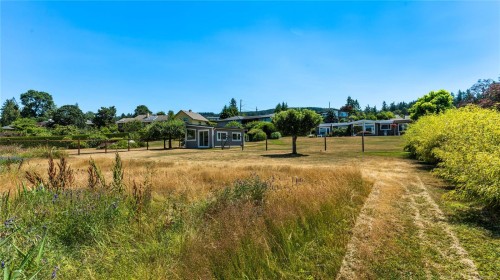 1717 Westlock Rd, Duncan, BC 