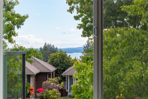 818 Craig Rd, Ladysmith, BC 