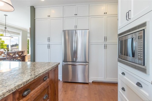 818 Craig Rd, Ladysmith, BC 