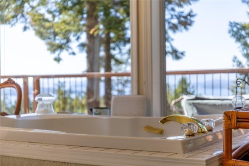 37163 Galleon Way, Pender Island, BC 