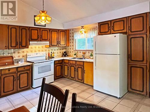 New Fridge & Stove - 33 Houston Lane, Seguin, ON 