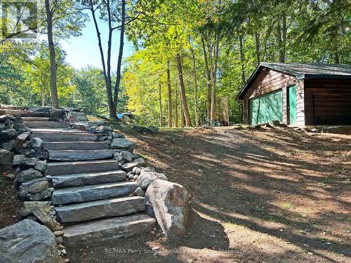 Professional hardscaping - 33 Houston Lane, Seguin, ON 