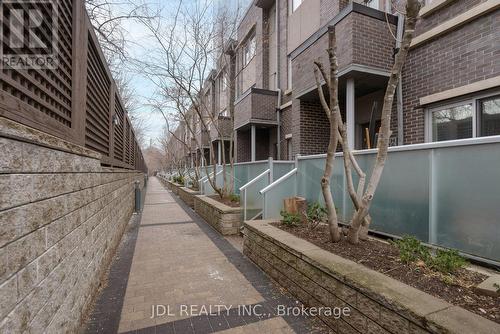 76 - 315 VILLAGE GREEN SQUARE , Toronto, Ontario M1S 0L2 4