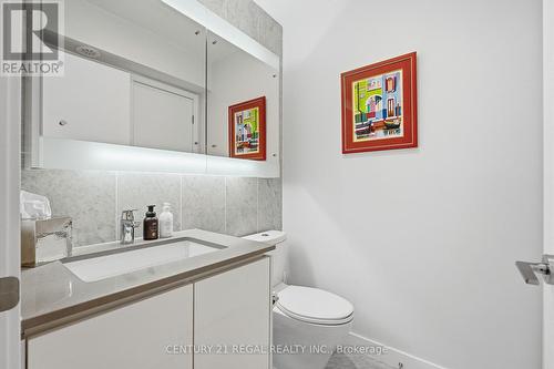 Th07 - 113 Mcmahon Drive, Toronto, ON 