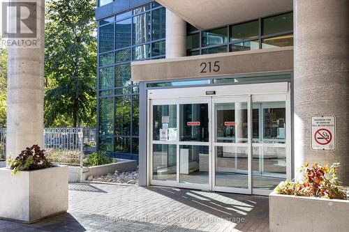 208 - 215 FORT YORK BOULEVARD , Toronto, Ontario M5V 4A2 4
