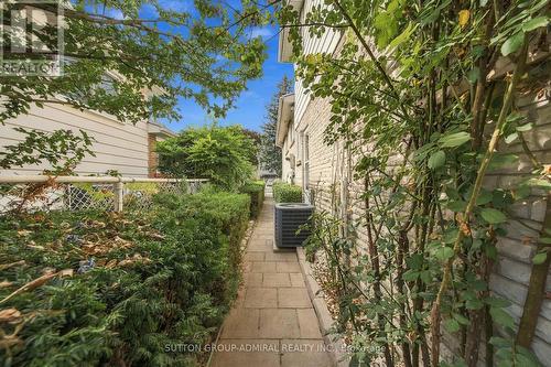 1871 Silverberry Crescent, Mississauga, ON 