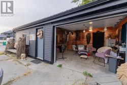 Garage - 