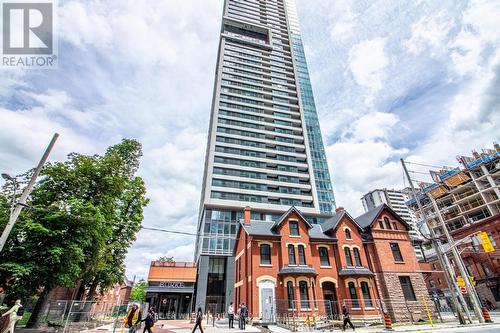 2104 - 609 Sherbourne Street, Toronto, ON 