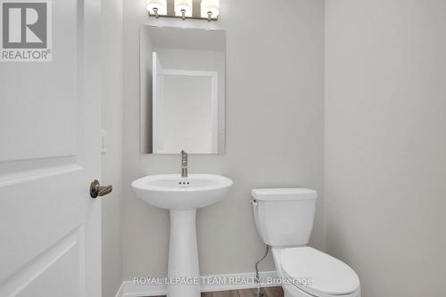 734 HAFLINGER ROW , Ottawa, Ontario K0A 2Z0 4