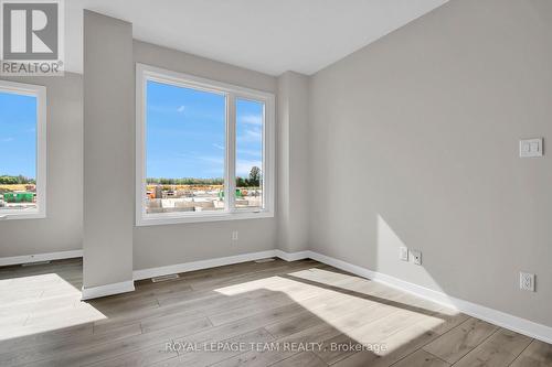 734 HAFLINGER ROW , Ottawa, Ontario K0A 2Z0 5