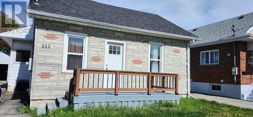 220 MCNAUGHTON AVENUE  Oshawa, ON L1H 3B6