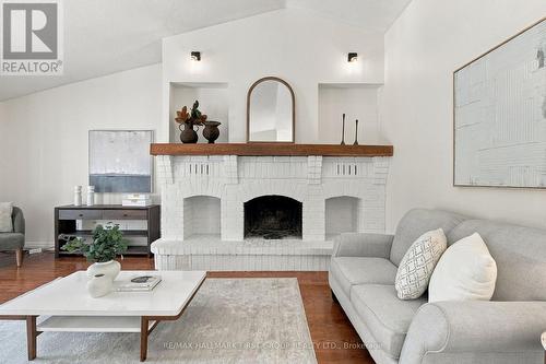 Family room with vaulted ceiling - 4275 Tooley Road, Clarington, ON 