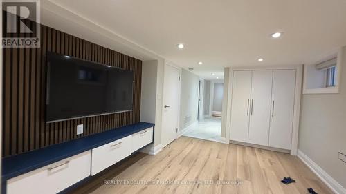 BASEMENT - 10 LASCELLES BOULEVARD , Toronto, Ontario M4V 2B5 3