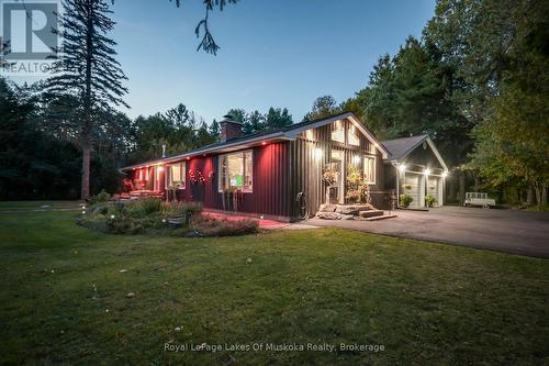 night time shots - 2 Leslie Drive W, Bracebridge (Monck (Bracebridge)), ON 