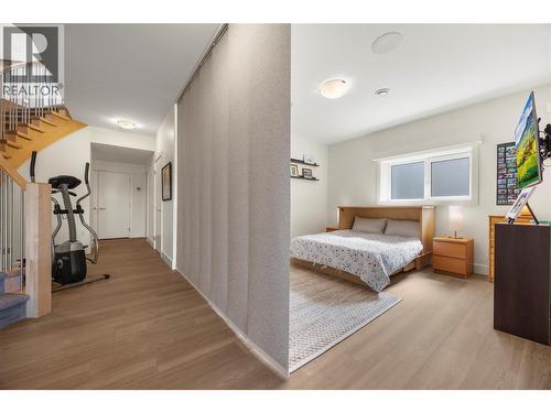 Room divider in place - 2442 Bella Vista Street, Kelowna, BC 