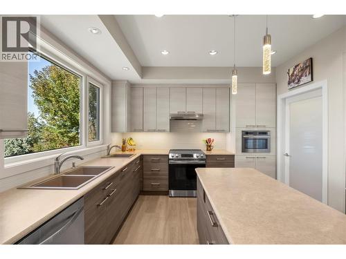 2442 Bella Vista Street, Kelowna, BC 