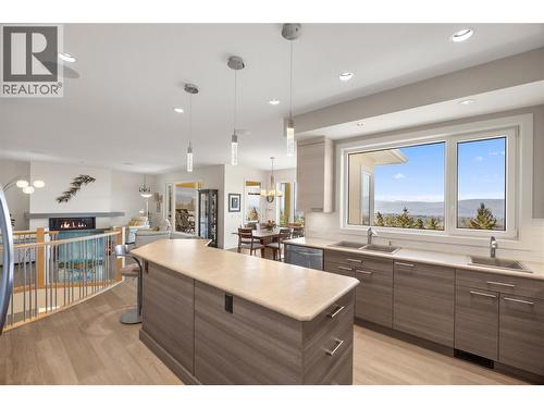 2442 Bella Vista Street, Kelowna, BC 