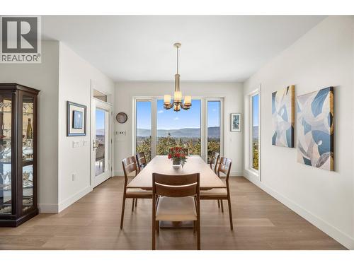 Lovely dinging room flooded with natural light - 2442 Bella Vista Street, Kelowna, BC 