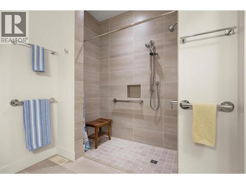 Accessible walk in shower - 2442 Bella Vista Street, Kelowna, BC 
