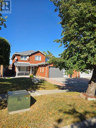 37 CORONATION CIRCLE , Brampton, Ontario L6Z 4B1 3