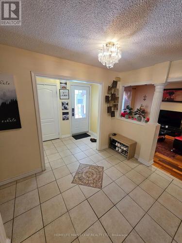 37 CORONATION CIRCLE , Brampton, Ontario L6Z 4B1 5