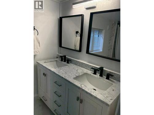 Suite Ensuite - 2675 Fraser Road, Anglemont, BC 