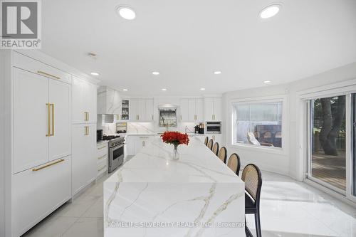 Modern Built-In Kitchen with Top Notch Appliances - 15 Estateview Circle, Brampton, ON 