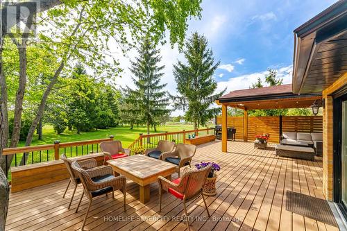 Backyard Deck - 15 Estateview Circle, Brampton, ON 