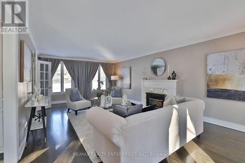 208 Mineola Road W, Mississauga, ON 