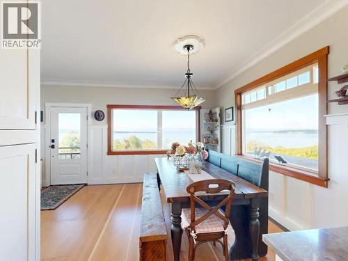 5374 Larch Ave, Powell River, BC 