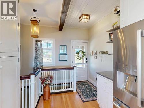 5374 Larch Ave, Powell River, BC 