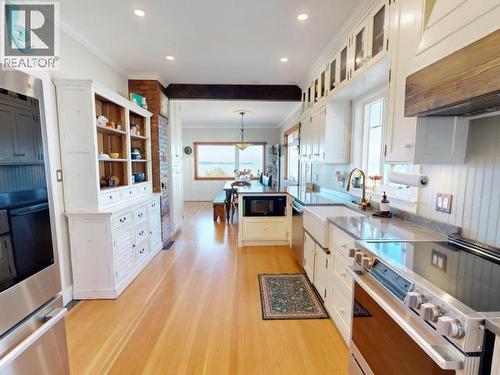 5374 Larch Ave, Powell River, BC 