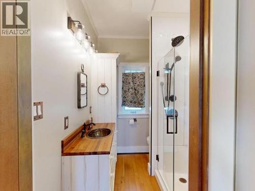 5374 Larch Ave, Powell River, BC 