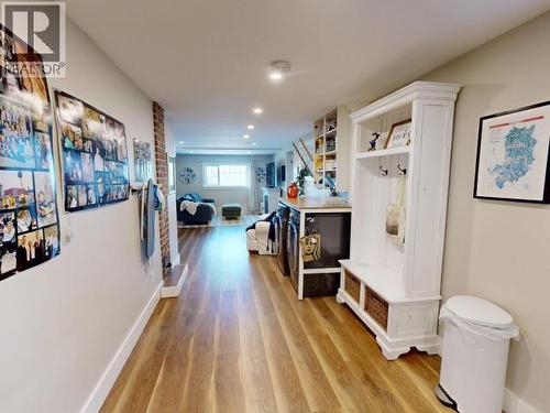 5374 Larch Ave, Powell River, BC 