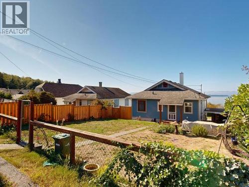 5374 Larch Ave, Powell River, BC 