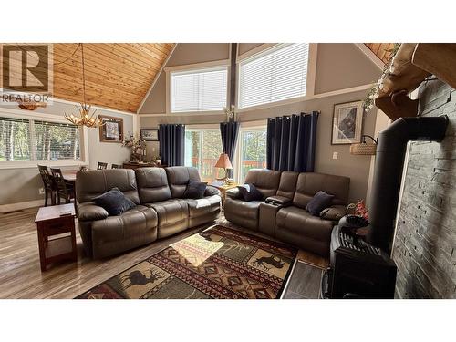 4867 Gloinnzun Drive, 108 Mile Ranch, BC 