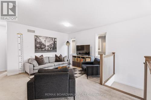 Approx. 223 sq. ft. loft offers flexible living - 210 Pingwi Place, Ottawa, ON 