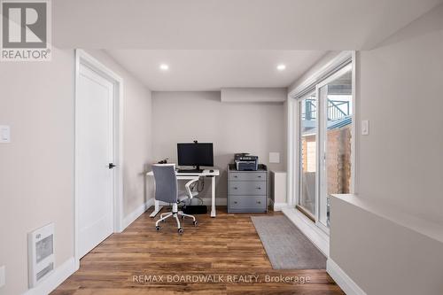 Walkout nook ideal for a home office - 210 Pingwi Place, Ottawa, ON 