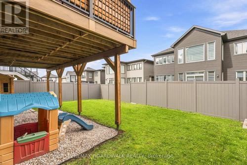Fully fenced premium irregular backyard - 210 Pingwi Place, Ottawa, ON 