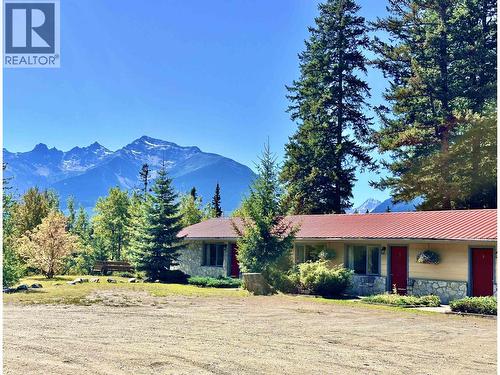 11957 L'Heureux (Tete Jaune Lodge), Valemount, BC 