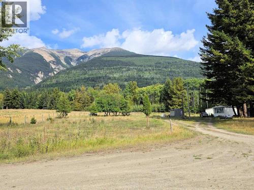 13490 Bunbury Road, Dunster, BC 