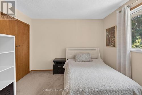 1696 Applewood Crescent, Peterborough (Monaghan Ward 2), ON 