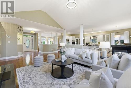 17 Burgundy Court, Whitby, ON 