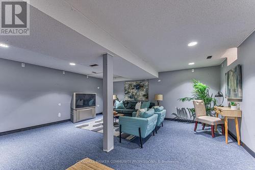 86 Chelsea Crescent, Hamilton, ON 