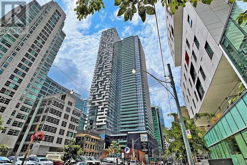 1011 - 25 Richmond Street E, Toronto, ON 