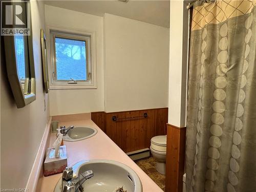 Main Bath 5 pc - 1919 Highway 3 E, Dunnville, ON 
