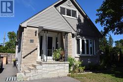 61 NELSON COURT Halton Hills (Ac Acton), ON L7J 1A5